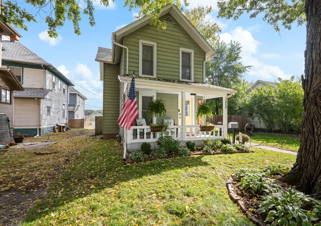 Photo 2 of Single family home for sale at 2659 Fair Ave, Davenport, IA 52803 | MLS# 12786455 | Listing updated on 2026-10-20