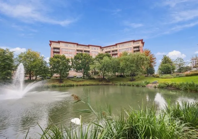 Listing Photo 4 - Condo for sale in building located at 40 Prairie Park Dr, Wheeling, IL 60090 - Unit #312