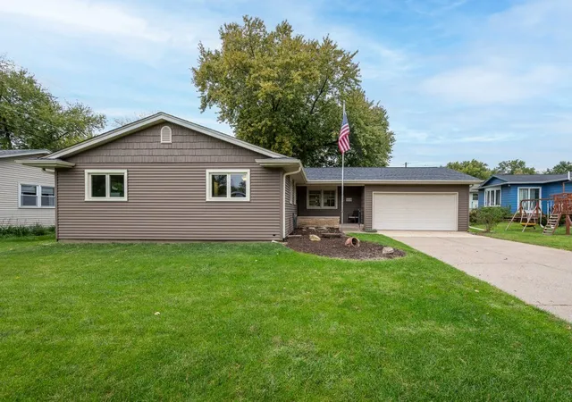 Photo 2 of Sale Pending at 1618 Elmwood Ave, Bettendorf, IA 52722 | MLS# 12786461 | Listing updated on 2026-10-22