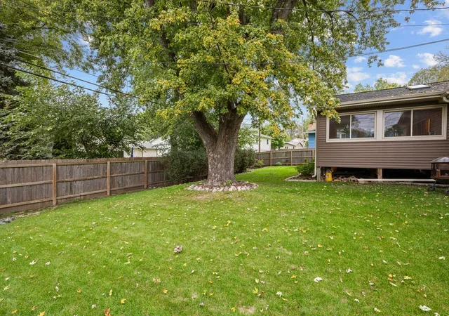 Photo 39 of Sale Pending at 1618 Elmwood Ave, Bettendorf, IA 52722 | MLS# 12786461 | Listing updated on 2026-10-22