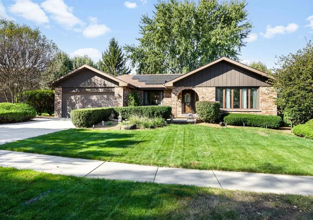 Single family home for sale at 14346 S Golden Oak Dr, Homer Glen, IL 60491 | MLS# 12786463