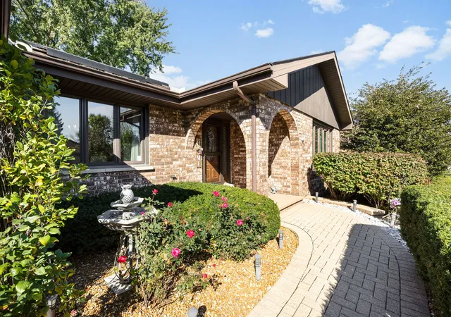 Photo 1 of Single family home for sale at 14346 S Golden Oak Dr, Homer Glen, IL 60491 | MLS# 12786463 | Listing updated on 2026-10-23