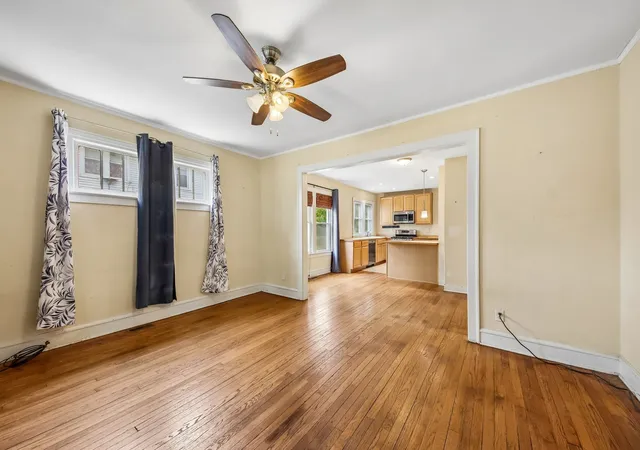 Photo 4 of Single family home for sale at 618 Sunderlin St, Waukegan, IL 60085 | MLS# 12786473 | Listing updated on 2026-10-22
