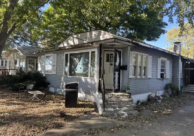 Photo 2 of Single family home for sale at 514 W Harrison St, Villa Grove, IL 61956 | MLS# 12786474 | Listing updated on 2026-10-22