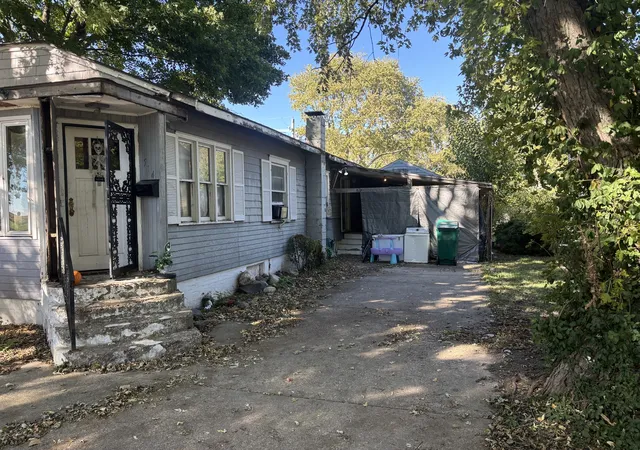 Photo 3 of Single family home for sale at 514 W Harrison St, Villa Grove, IL 61956 | MLS# 12786474 | Listing updated on 2026-10-22
