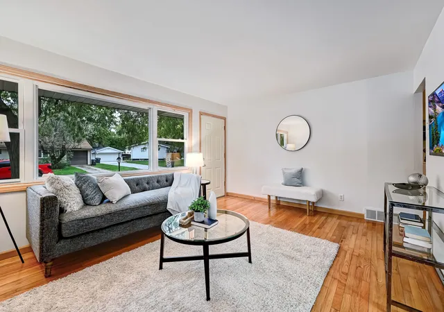 Photo 3 of Single family home for sale at 15548 Elm St, South Holland, IL 60473 | MLS# 12786476 | Listing updated on 2026-10-20