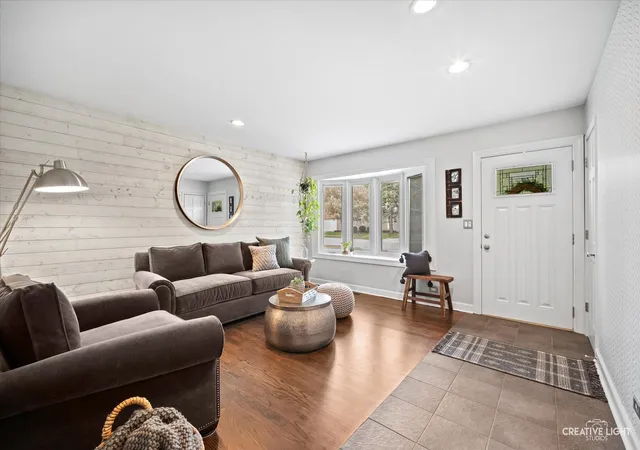 Photo 2 of Single family home for sale at 609 Ridgewood Rd, Streamwood, IL 60107 | MLS# 12786477 | Listing updated on 2026-10-21