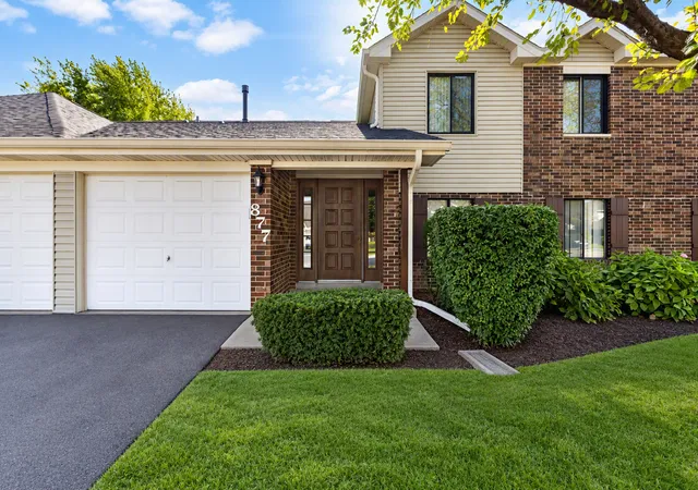 Photo 1 of Townhouse for sale at 877 Cross Crk Dr #A1, Roselle, IL 60172 | MLS# 12786481 | Listing updated on 2026-10-20