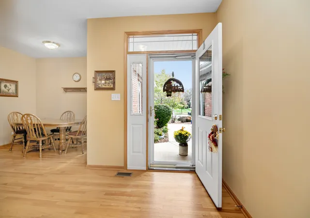 Photo 3 of Townhouse for sale at 10726 Canterbury Dr, Mokena, IL 60448 | MLS# 12786486 | Listing updated on 2026-10-23