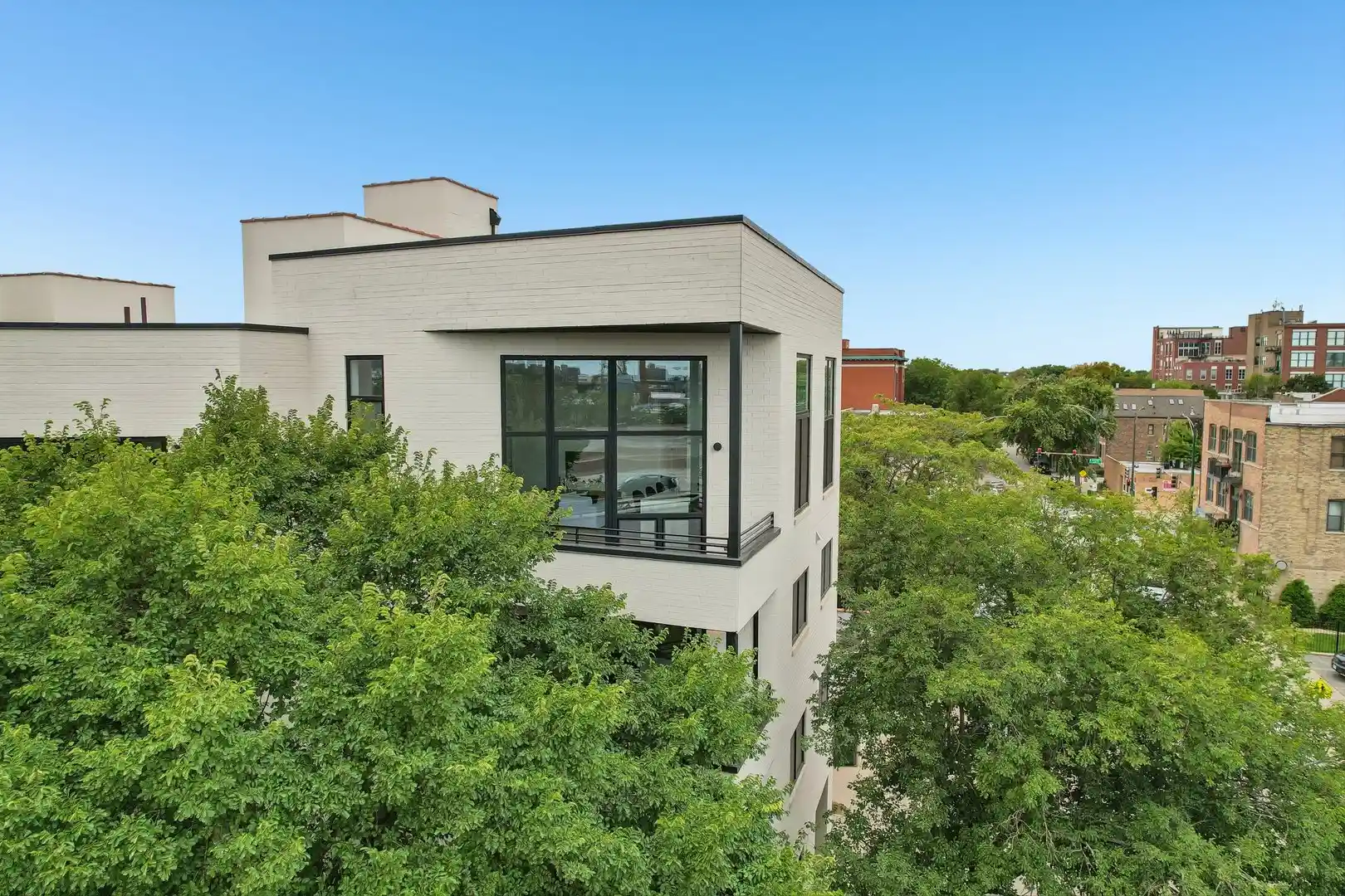 Listing Photo 1 - Condo for sale in 1656 N Bosworth Ave located at 1656 N Bosworth Ave, Chicago, IL 60642 - Unit #PH-4S