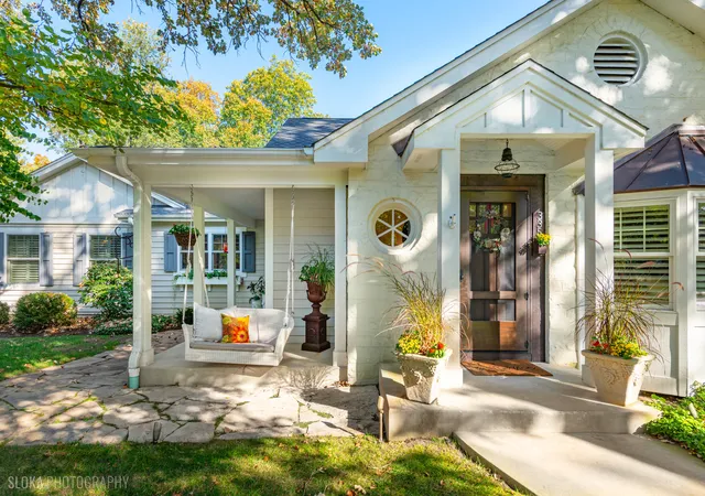 Photo 1 of Single family home for sale at 335 Hampshire Ln, Lakewood, IL 60014 | MLS# 12786508 | Listing updated on 2026-10-22