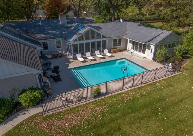 Photo 3 of Single family home for sale at 335 Hampshire Ln, Lakewood, IL 60014 | MLS# 12786508 | Listing updated on 2026-10-22