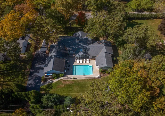 Photo 2 of Single family home for sale at 335 Hampshire Ln, Lakewood, IL 60014 | MLS# 12786508 | Listing updated on 2026-10-22