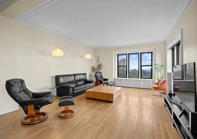 Photo 4 of Condo for sale at 5300 S Shore Dr #82, Chicago, IL 60615 | MLS# 12786513 | Listing updated on 2026-10-21