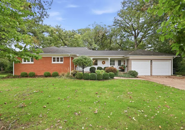 Single family home for sale at 5 Hawthorne Rd, Rock Island, IL 61201 | MLS# 12786532