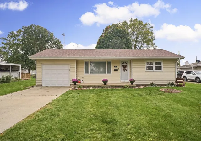 Single family home for sale at 125 Maple St, Gibson City, IL 60936 | MLS# 12786534
