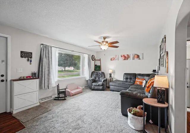 Photo 4 of Single family home for sale at 125 Maple St, Gibson City, IL 60936 | MLS# 12786534 | Listing updated on 2026-10-21
