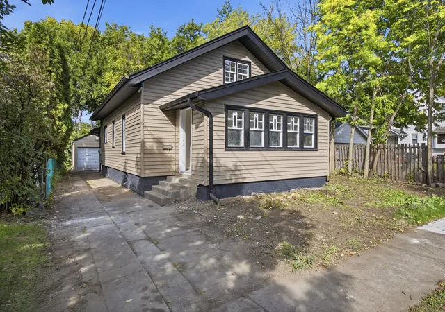 Photo 3 of Single family home for sale at 918 21st Avenue, Rockford, IL 61104 | MLS# 12786535 | Listing updated on 2026-10-21