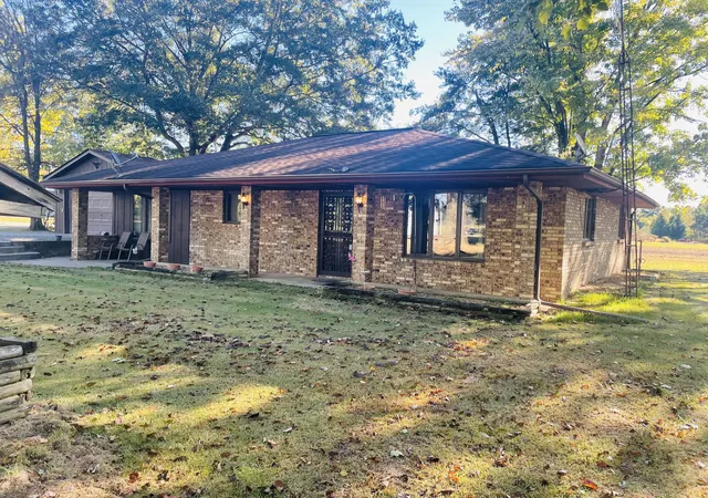 Photo 1 of Single family home for sale at 36 Willow Rd, Desoto, IL 62924 | MLS# 12786544 | Listing updated on 2026-10-20