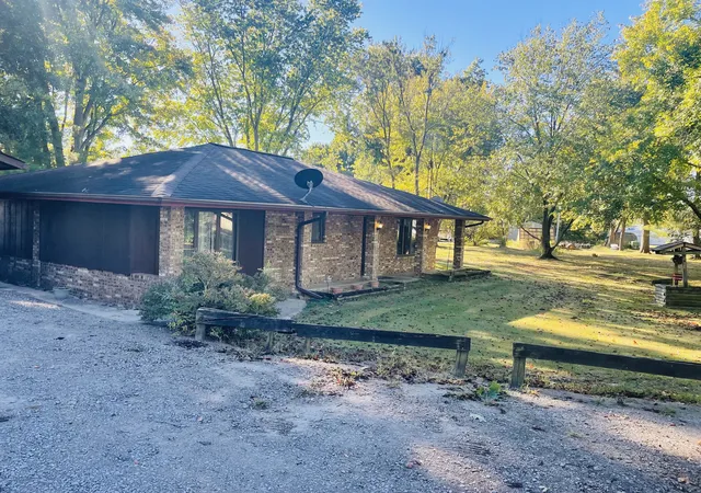 Photo 3 of Single family home for sale at 36 Willow Rd, Desoto, IL 62924 | MLS# 12786544 | Listing updated on 2026-10-20