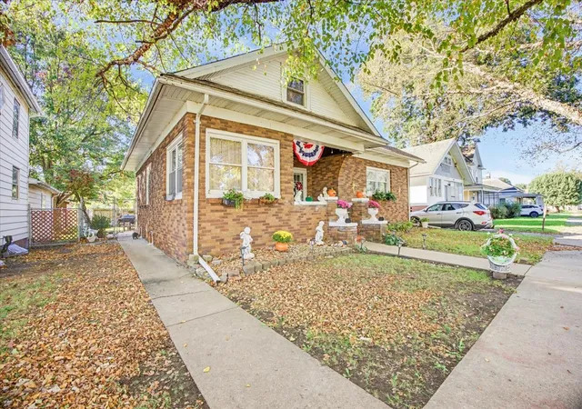 Photo 1 of Single family home for sale at 305 W Stanton St, Streator, IL 61364 | MLS# 12786552 | Listing updated on 2026-10-27