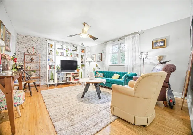 Photo 3 of Single family home for sale at 305 W Stanton St, Streator, IL 61364 | MLS# 12786552 | Listing updated on 2026-10-27