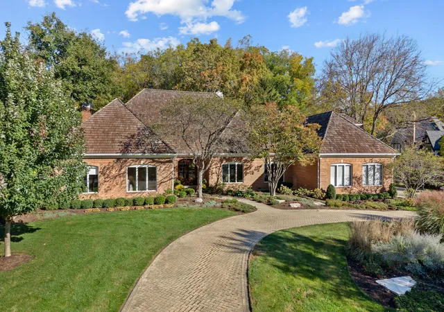 Photo 1 of Single family home for sale at 602 Fox Glen Dr, St. Charles, IL 60174 | MLS# 12786555 | Listing updated on 2026-10-29