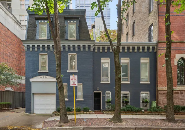Townhouse for sale at 29 W Chestnut St #5A, Chicago, IL 60610 | MLS# 12786560