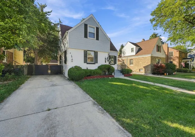 Photo 2 of Single family home for sale at 1526 Boeger Ave, Westchester, IL 60154 | MLS# 12786566 | Listing updated on 2026-10-22
