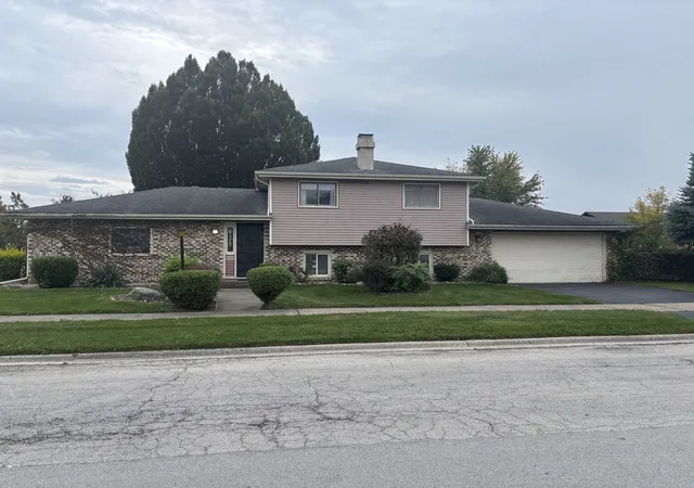 Single family home for sale at 18506 Clyde Ave, Lansing, IL 60438 | MLS# 12786572