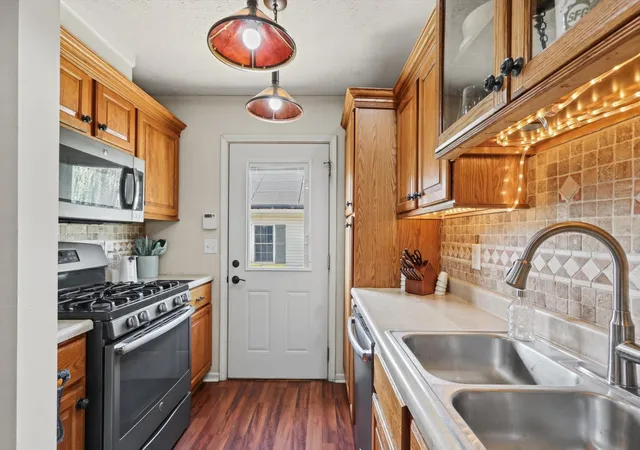 Photo 4 of Single family home for sale at 1605 S Abercorn St, Urbana, IL 61802 | MLS# 12786573 | Listing updated on 2026-10-23