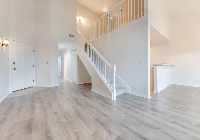 Listing Photo 5 - Condo for sale in building located at 5S525 Scots Dr, Naperville, IL 60563 - Unit #6G