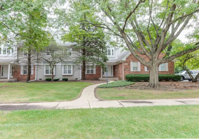 Condo for sale at 5s525 Scots Dr #6G, Naperville, IL 60563 | MLS# 12786585