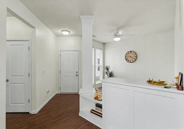 Photo 4 of Single family home for sale at 404 Krebs Dr, Champaign, IL 61822 | MLS# 12786594 | Listing updated on 2026-10-18