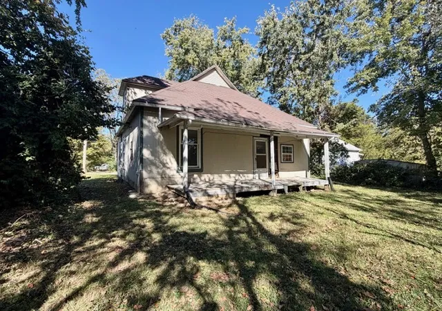 Photo 4 of Single family home for sale at 711 Wisely St, Murphysboro, IL 62966 | MLS# 12786595 | Listing updated on 2026-10-20