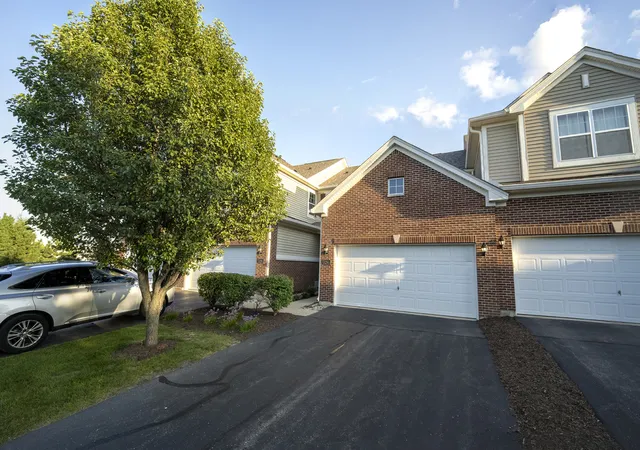 Photo 3 of Townhouse for sale at 1293 Church Ct, Aurora, IL 60502 | MLS# 12786623 | Listing updated on 2026-10-21
