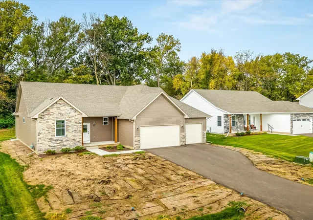 Photo 2 of Single family home for sale at 9874 Hawks Pointe Trl, Roscoe, IL 61073 | MLS# 12786630 | Listing updated on 2026-10-22