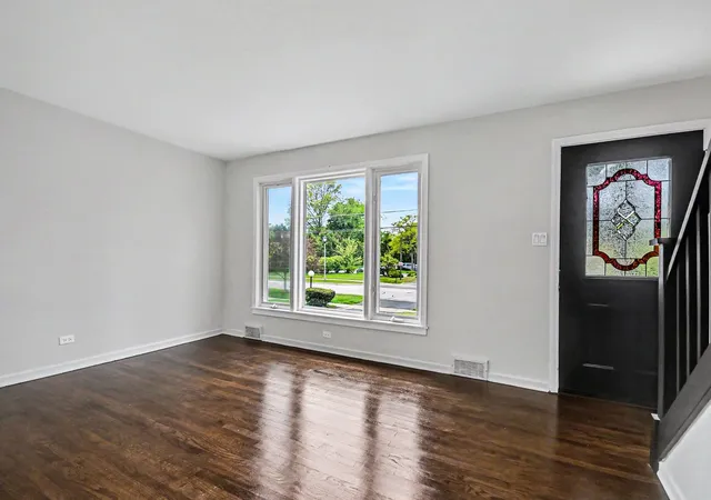 Photo 1 of Single family home for sale at 835 S Addison Ave, Villa Park, IL 60181 | MLS# 12786633 | Listing updated on 2026-10-22