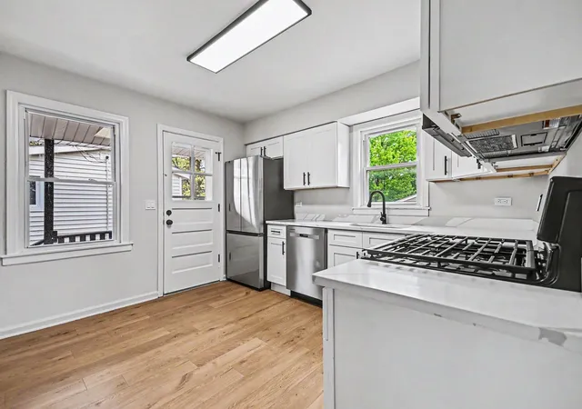 Photo 4 of Single family home for sale at 835 S Addison Ave, Villa Park, IL 60181 | MLS# 12786633 | Listing updated on 2026-10-22