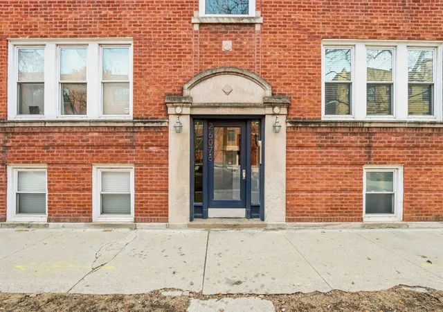 Photo 3 of Condo for sale at 2609 W Gunnison St #3, Chicago, IL 60625 | MLS# 12786663 | Listing updated on 2026-10-22