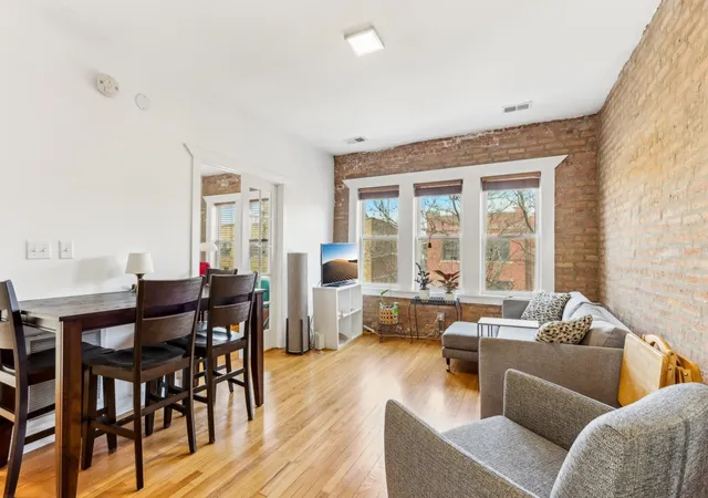Listing Photo 4 - Condo for sale in building located at 2609 W Gunnison St, Chicago, IL 60625 - Unit #3