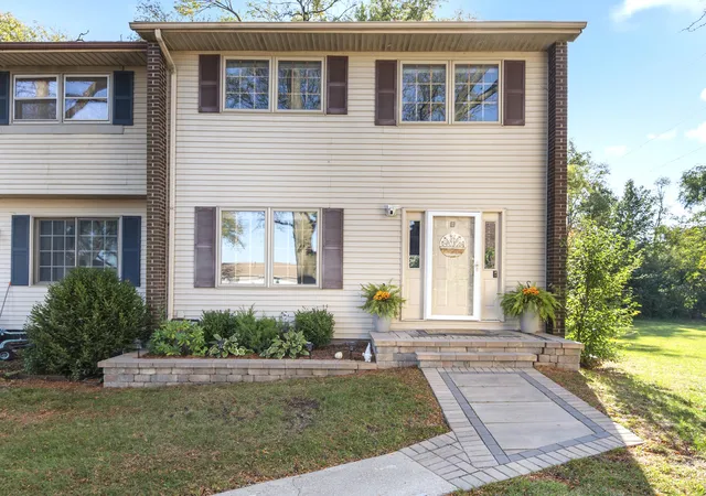Photo 1 of Townhouse for sale at 8 Washington Ct, Plainfield, IL 60544 | MLS# 12786664 | Listing updated on 2026-10-28