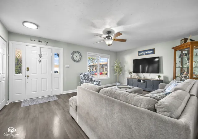 Photo 4 of Townhouse for sale at 8 Washington Ct, Plainfield, IL 60544 | MLS# 12786664 | Listing updated on 2026-10-29