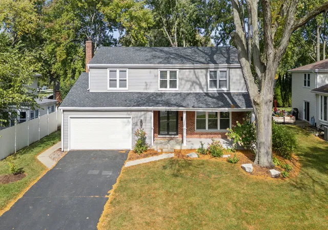Photo 2 of Single family home for sale at 1249 Stonegate Rd, Naperville, IL 60540 | MLS# 12786674 | Listing updated on 2026-10-21
