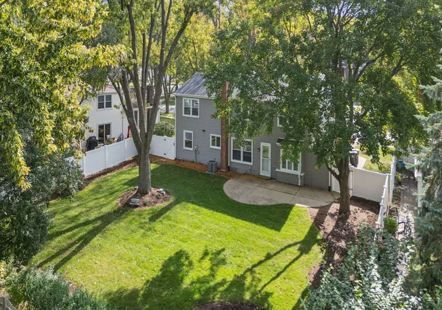 Photo 3 of Single family home for sale at 1249 Stonegate Rd, Naperville, IL 60540 | MLS# 12786674 | Listing updated on 2026-10-21
