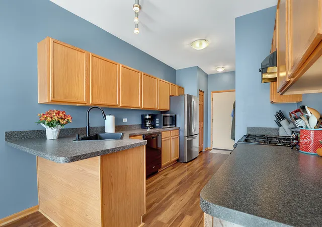 Photo 4 of Townhouse for sale at 18425 S Century Ct, Tinley Park, IL 60477 | MLS# 12786676 | Listing updated on 2026-10-24