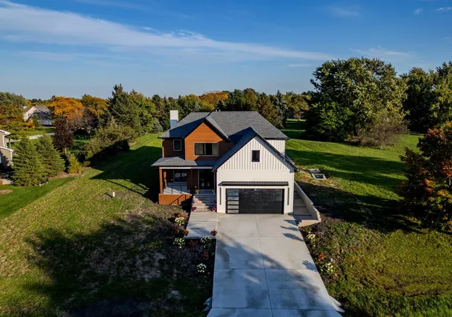 Photo 1 of Single family home for sale at 178 Meadowlark Dr, Hawthorn Woods, IL 60047 | MLS# 12786677 | Listing updated on 2026-10-22