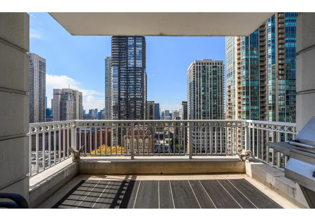 Photo 4 of Condo for sale at 55 E Erie St #2006, Chicago, IL 60611 | MLS# 12786680 | Listing updated on 2026-10-17