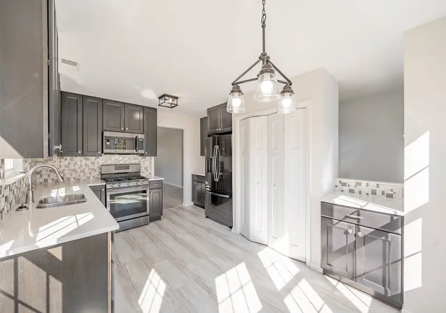 Photo 4 of Townhouse for sale at 53 Winding Run Ln #53, Streamwood, IL 60107 | MLS# 12786690 | Listing updated on 2026-10-21
