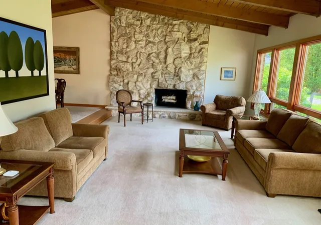 Photo 3 of Single family home for sale at 451 Heather Ln, Lake Forest, IL 60045 | MLS# 12786703 | Listing updated on 2026-10-27
